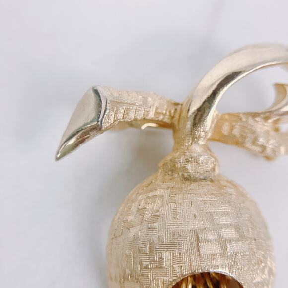 VTG 1960s Gold Tone Bow Brooch with Faux Pearl Tassel Drops Mid Century Jewelry - Picture 9 of 9